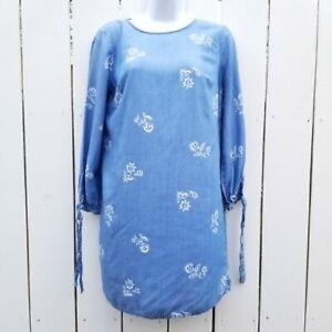 Old Navy Chambray Floral Shift Dress